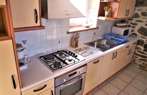 Scrignac House | Pet-Friendly Retreat at LE BUIS - Rated 9/10 by Guests