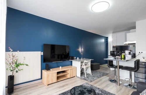 Evreux Apartment | Child-Friendly Retreat at Le Business Class Hotel