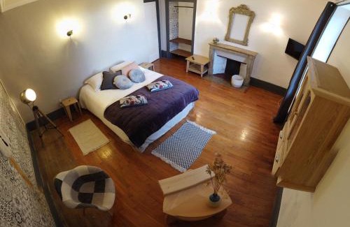 Chatenois Bed & Breakfast | Cozy Oceanfront Retreat at Le Cèdre Bleu - Guest Rated 8/10