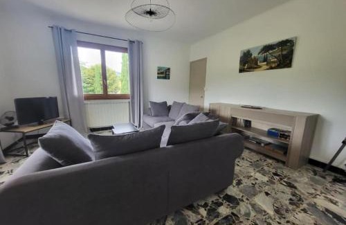 Les Vans House | Experience Le Cèdre: Top-Rated Stay for Families & Pets
