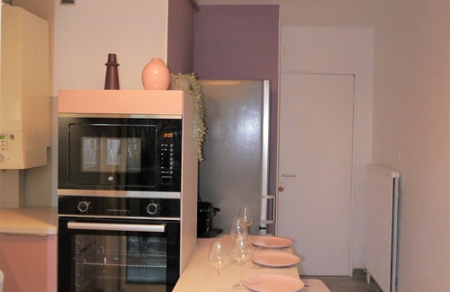 Ramonville-Saint-Agne Apartment | Experience Le Céleste T3: Pet-Friendly Haven with Breakfast