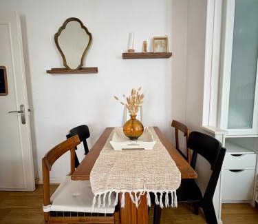 Chartres Apartment | Historic T1 Quartier - Steps from the Cathedral