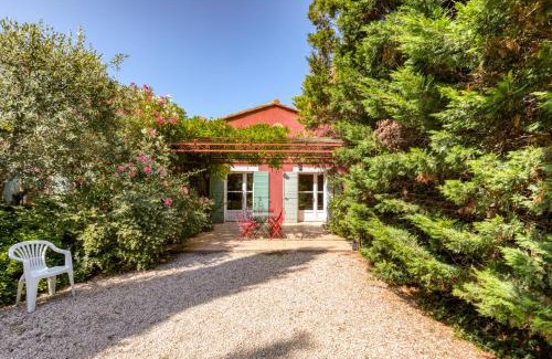 Fourques House | Discover Le Cézanne: Pet Friendly with Private Pool Access