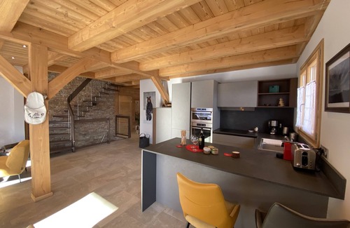 Saint-Chaffrey Ski Chalet | Unforgettable Le Chalet Panoramique with Scenic Spa & Pool