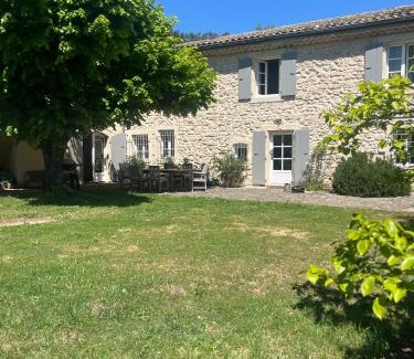 Grignan Bed & Breakfast | Le cabanon de la bergerie