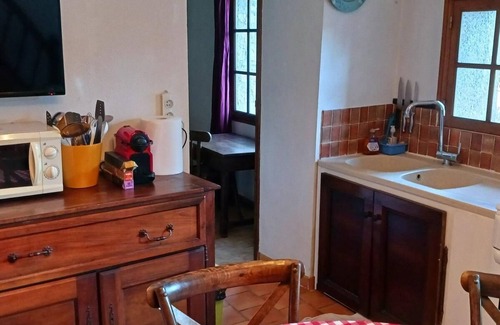 Lorgues House | Discover Le Cabanon de ma mère: Family & Pet Friendly Stay