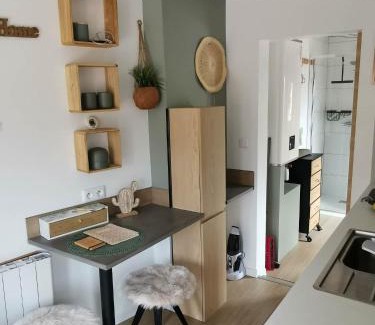 Meneslies Apartment | Discover Le Cabanon: Highly Rated Getaway Awaits