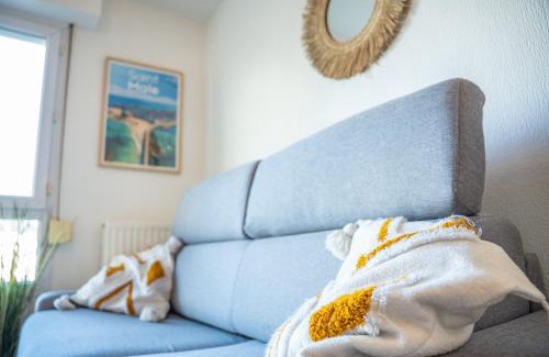Arsenal-Redon Apartment | Family-Friendly Le Calliste des Quais with Excellent Ratings