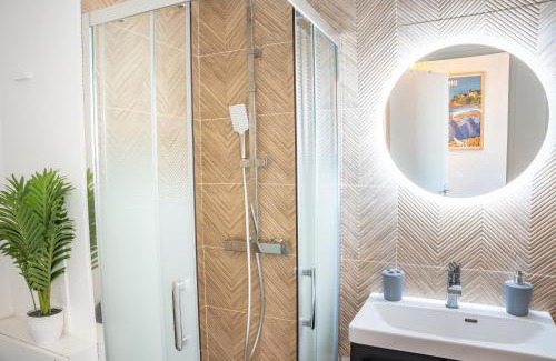 Arsenal-Redon Apartment | Family-Friendly Le Calliste des Quais with Excellent Ratings