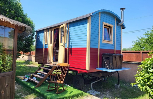 Tarascon Cabin | "Le camp de gitans" Atypical complex in Provence