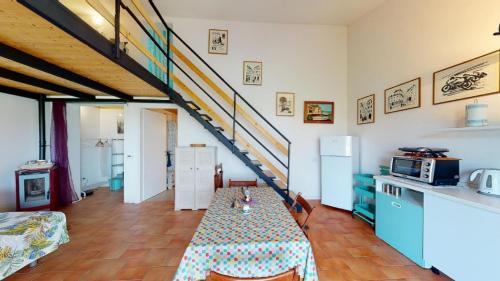 Piombino Apartment | Inviting Oceanfront Stay at Le CaRaMeLle di Baratti