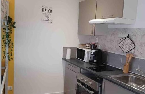 Saint-Quentin Apartment | Ideal Stay at Le Carnot 1 - Near Station & Family Friendly