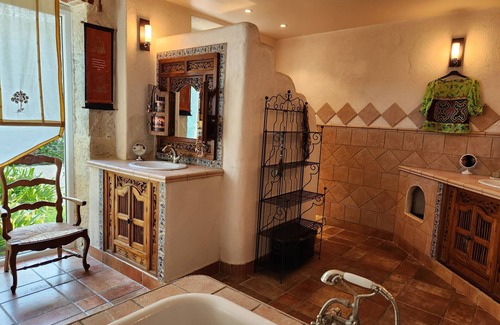Espeluche Other | Discover Le Carré Provençal: Relaxing Poolside Retreat