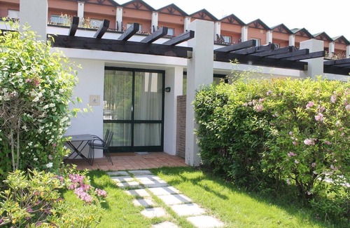 Iseo House | Inviting Le Case del Patio Homes with Pool and Family Amenities