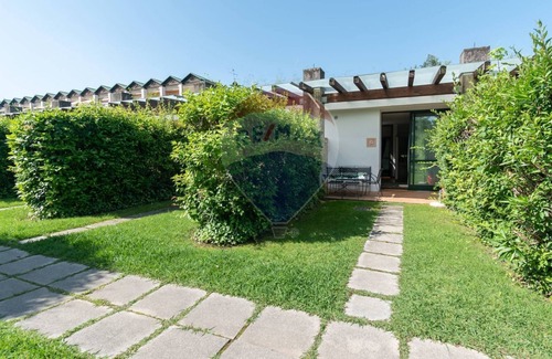 Iseo House | Inviting Le Case del Patio Homes with Pool and Family Amenities