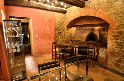 Monforte d'Alba Hotel | Experience Le Case della Saracca: 4-Star Guest Rated Bliss