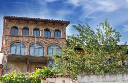 Farigliano House | Discover Le Case di Angelina: Family-Friendly Suites