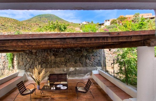 Lingua Apartment | Stunning Oceanfront Retreat at Le Case di Eolo - Lingua