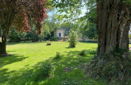 Brehemont Bed & Breakfast | Relax at Le Castel de Bréhémont with Oceanfront Pool Views