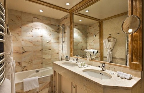 La Baule-Escoublac Hotel | Elegant Le Castel Marie Louise: Spa, Pool & Top Reviews