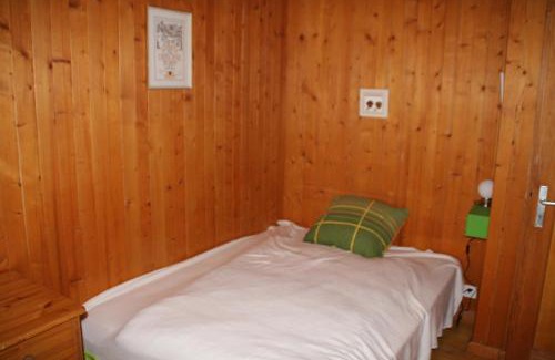 Morgins Bed & Breakfast | Discover Le Castor: Family-Friendly Retreat with Dining