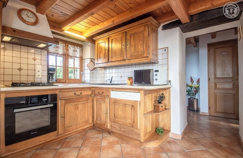 Chindrieux House | Discover LE CELLIER DES CARABINS with Scenic Lake Views