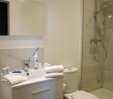 Balaruc-les-Bains Hotel | Welcome to Le Central Hotel: Pet-Friendly Dining & Comfort