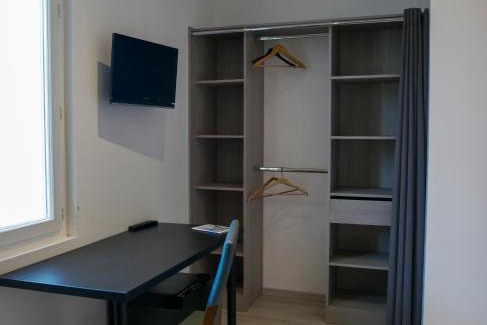 Balaruc-les-Bains Hotel | Welcome to Le Central Hotel: Pet-Friendly Dining & Comfort