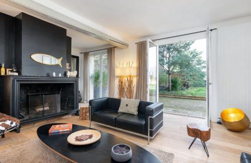 Saint-Didier-au-Mont-d'Or Villa | Le Cerf - House with view and swimming pool