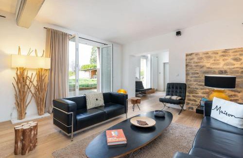 Saint-Didier-au-Mont-d'Or Villa | Le Cerf - House with view and swimming pool