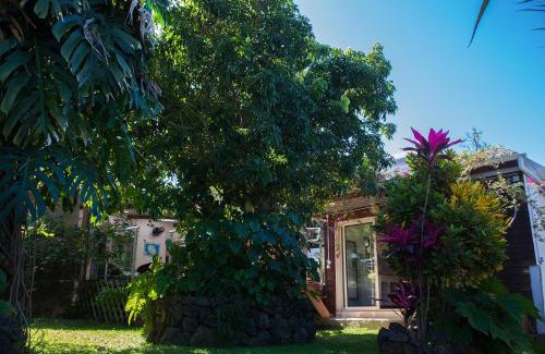 Petite-ÃŽle Villa | Discover Le Cerisier côtelé: Family-Friendly with Pool Access