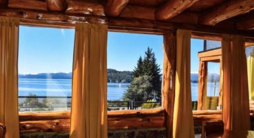 Playa Bonita Bed & Breakfast | Experience Le Château: Family-Friendly with Pool Access