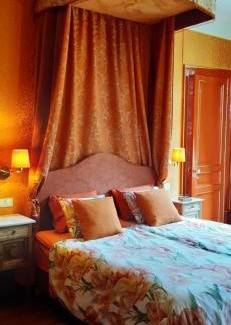 Mazieres-de-Touraine Bed & Breakfast | Experience Elegance at Le Château du Breuil - Rated 9.7/10