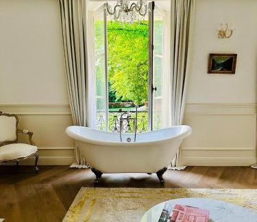 Hardricourt Bed & Breakfast | Experience Coastal Bliss at Le Château d'Hardricourt