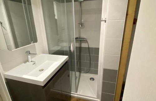 Courbouzon Apartment | Charming Stay at Le château de Courbouzon - Child Friendly