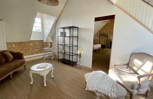 Oiron Bed & Breakfast | Discover Le Château de Leugny: 9.3/10, Oceanfront Escape