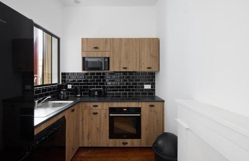 Beaupreau Apartment | Le Château de ma mère - Wifi ,Linge, Vue Château