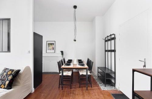 Beaupreau Apartment | Le Château de ma mère - Wifi ,Linge, Vue Château