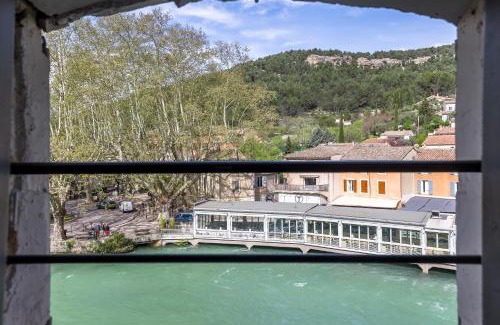 Fontaine-de-Vaucluse Apartment | Family-Friendly Stay at Le Château Olive et Raisin