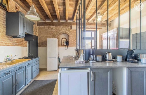 Pourlans House | Discover Le Château - Pourlans: Pet & Child-Friendly Stay!