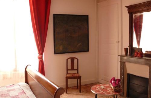 Tuffe Val de la Cheronne House | Pet-Friendly Le Chêne Doré with Oceanfront Pool Access