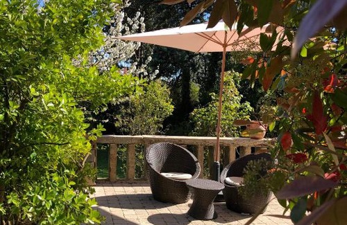 Doue-la-Fontaine Bed & Breakfast | Relax at Le Chai De La Rose: Spa & Oceanfront Retreat