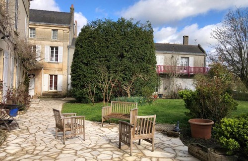 Doue-la-Fontaine Bed & Breakfast | Relax at Le Chai De La Rose: Spa & Oceanfront Retreat