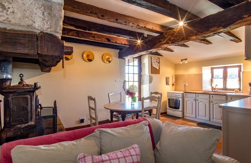 Razac-d'Eymet Cottage | Enjoy Le Chai: Poolside Gite on 30+ Acres near Bergerac