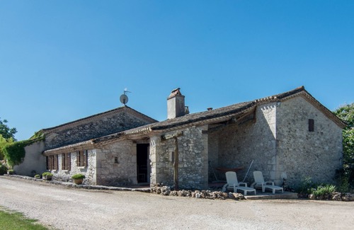 Razac-d'Eymet Cottage | Enjoy Le Chai: Poolside Gite on 30+ Acres near Bergerac