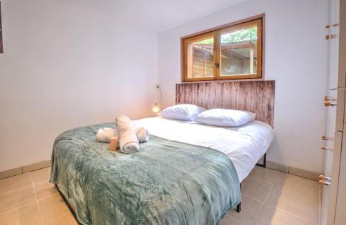 Saint-Laurent-sur-Manoire House | Family-Friendly Escape at Le Chalet du Manoire