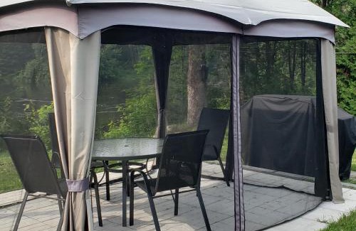 Mauricie Ski Chalet | Family-Friendly Retreat at Le Chalet Amical - Rated 9.5/10