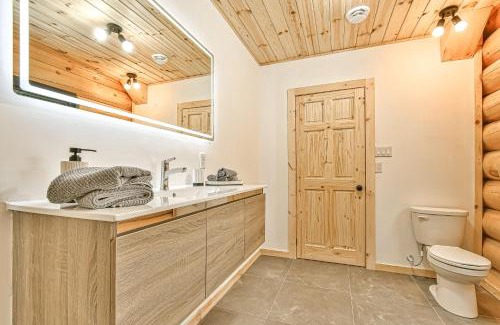 Saint Donat Ski Chalet | Relax at Le Chalet Enchanté with Ocean Views & Private Beach