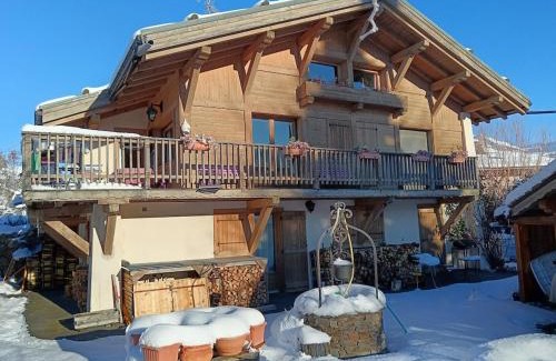 Combloux Apartment | Pet-Friendly Retreat at Le Chalet de Julbert - 4 Star Gem