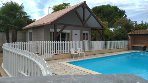 Montady Apartment | Experience Oceanfront Relaxation at Le Chalet de Lylou